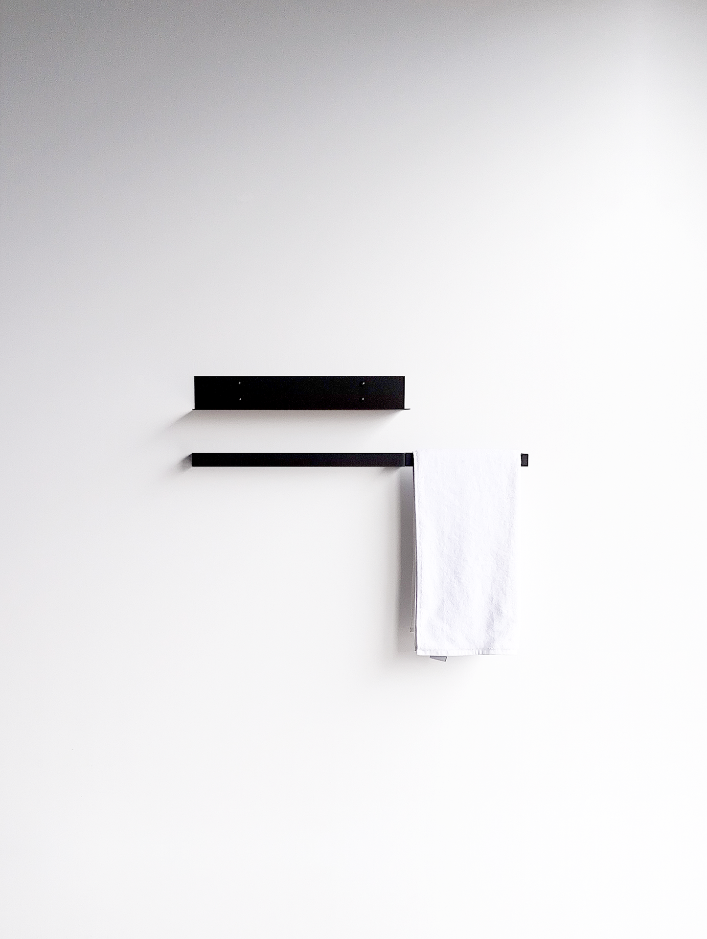 HAND TOWEL RAIL / Featured